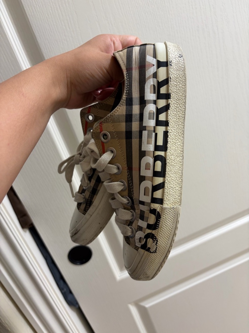 Burberry Beige Check Low-Top Sneaker with Logo - Picture 5 of 7